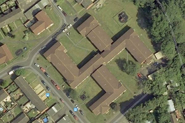 现英格兰威尔特郡一房屋酷似纳粹党十字记号 