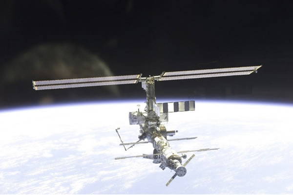 �ڴ������ϿյĹ��ʿռ�վ