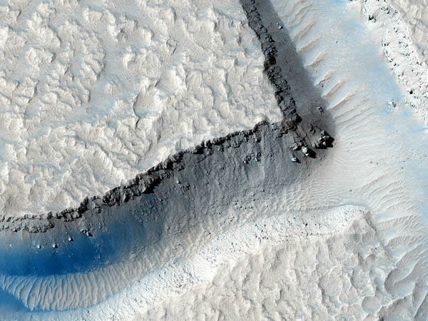 ���Ǹ�ԭ��Ͽ�ȡ�������˹��ȣ�Echus Chasma��