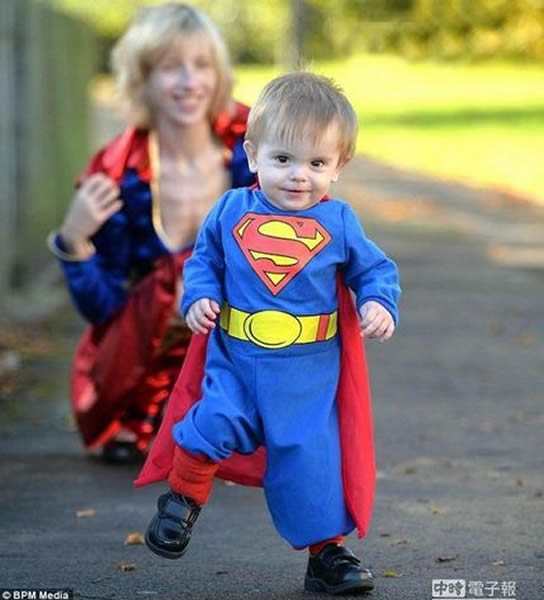 Ӣ����С��ͯ������ɭ����������7�´�ͻ�С����衱��1���ʱ�Ͷ�����β����ʼǱ����ԡ�