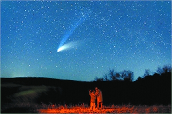 1997年4月1日海尔-波普彗星刚刚过近地点时拍摄的影像。