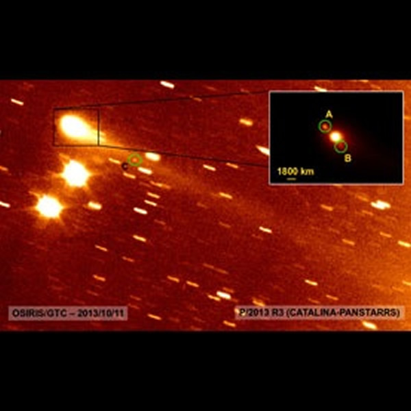 加那利大型望远镜拍摄下的P2013 R3主带彗星,高亮处是它的四块碎片