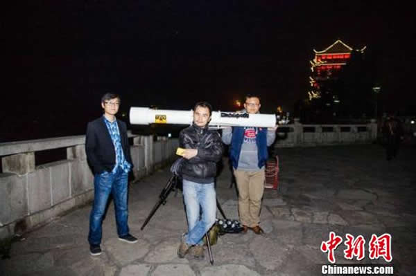 湖北天文爱好者用PVC管自制天文望远镜