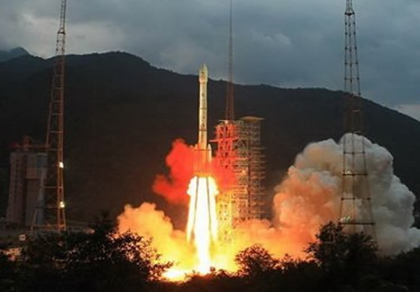 嫦娥任务使用的长征三号系列火箭还在使用剧毒燃料,这一点落后全球先进水平约50年。