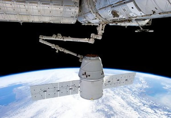 以SpaceX为代表的商业航天公司开创了一种成功的商业模式,发射天龙飞船的猎鹰9火箭的报价比之前以廉价优势著称的中国长征系列还低很多,而且火箭性能还更好。