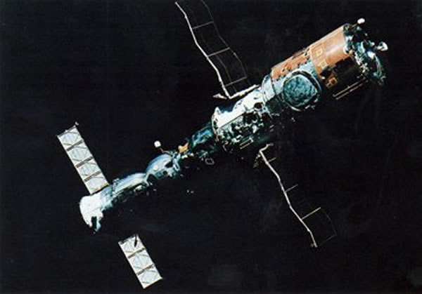 ǰһſռվҲ൱Ϊ죬ò⣬Ǵ䷵ʽƬִս