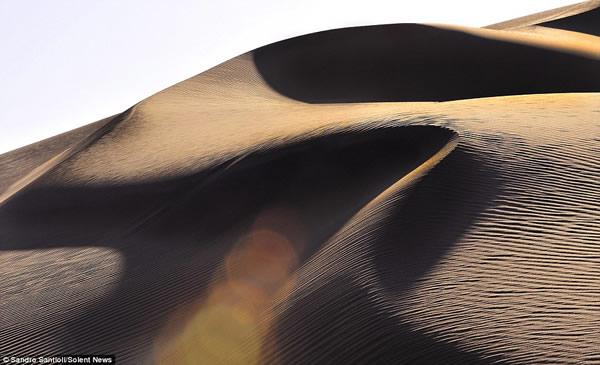 意大利摄影师拍摄的如画非洲沙漠