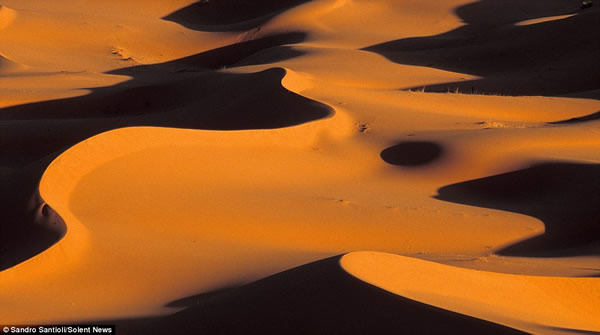 意大利摄影师拍摄的如画非洲沙漠