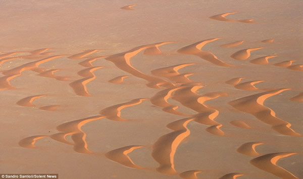 意大利摄影师拍摄的如画非洲沙漠