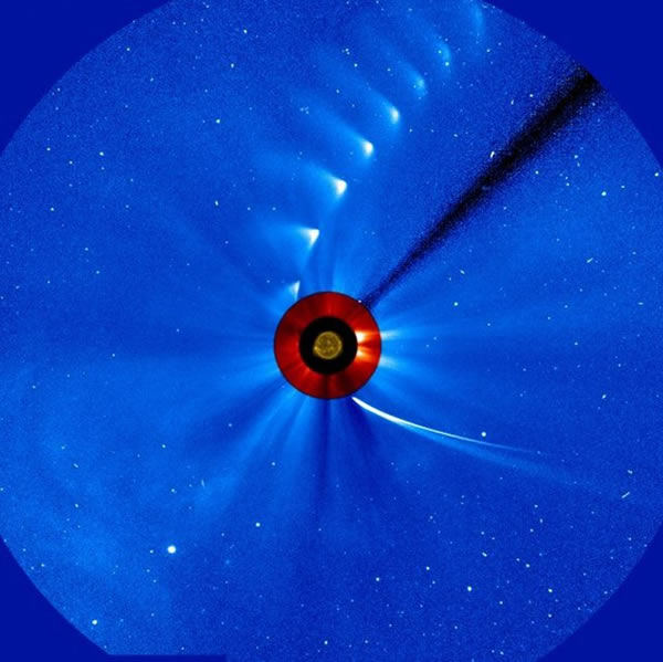 12月2日的图像依然无法确认彗核是否完全分裂,科学家试图在往后几天使用哈勃望远镜对彗星进行观测,确定其最终的命运。