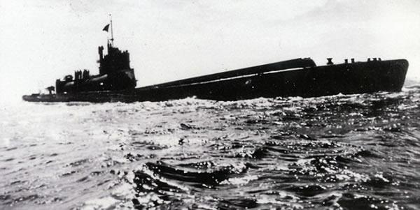 伊-400型常规潜艇可达122米，是日本建造的超级潜艇