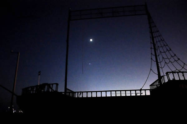 �ൺҹ���еĽ��ǰ���