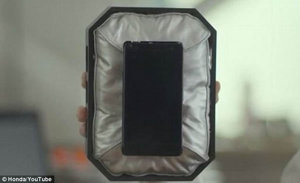 ����ͷ��Ƶ��ʾ�ֻ��ߴ�ˤ��ʱ�������չ��