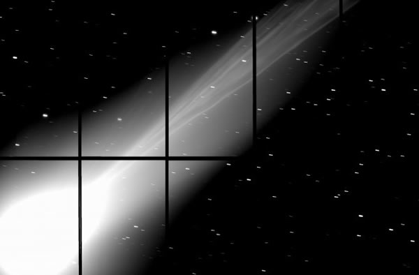 Comet Lovejoy (C/2013 R1) image by Suprime-Cam on Subaru Telescope, taken on Dec