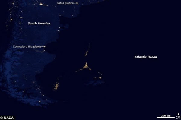 美国宇航局卫星在阿根廷以东近500公里无人区发现神秘亮点