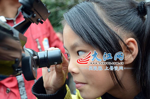 山村孩子有了天文望远镜