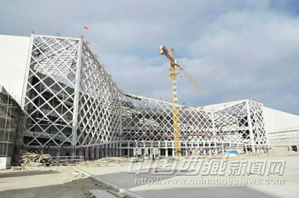 西藏自然科学博物馆除了此前报道过的自然博物馆、科技馆、展览馆三部分外,还新增加了天文馆,成为了名副其实的世界上首个“四馆合一”的公益型特大综合型博物馆。