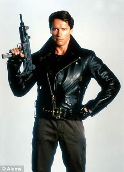 ���ս��ߡ����һ�����ģ���������ѵ�Ӱ̨��