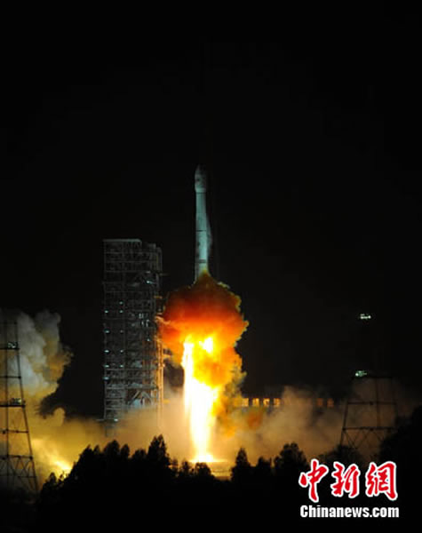 中国用长征三号乙运载火箭成功将玻利维亚通信卫星发射升空