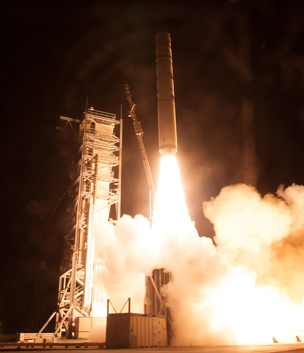 月球大气与尘埃环境探测器(LADEE)发射