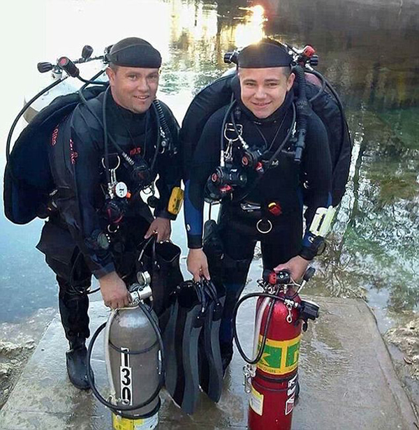 美国佛罗里达州父子在潜水胜地鹰巢槽不幸同时遇难