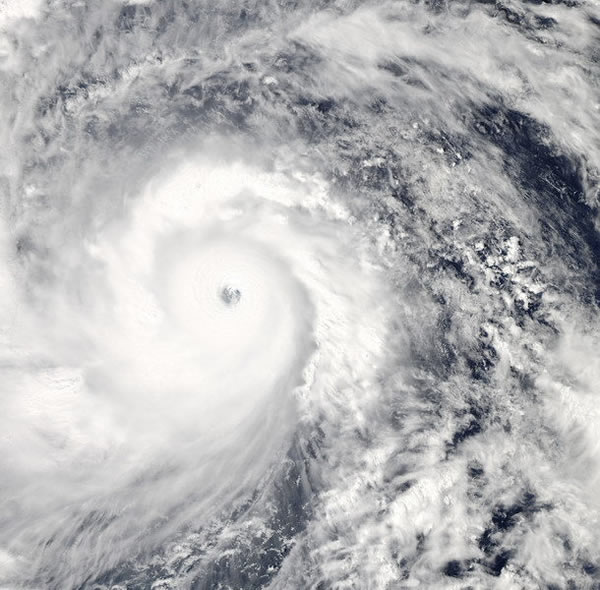 2013年11月7日,Aqua卫星拍摄到“海燕”超级台风登陆菲律宾的前一天,图中最左侧是菲律宾海岸轮廓。