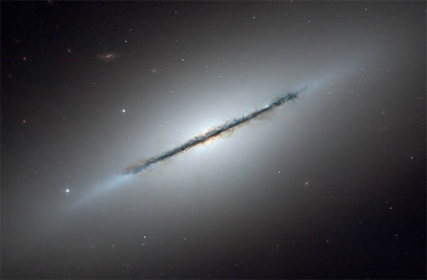 ������ϵNGC 5866��������