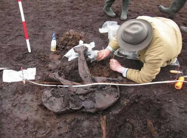 ѧڰCashelطһʬԼ4 000ʷŷϵʬ