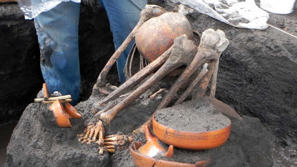 墨西哥发现罕见阿兹特克献祭品