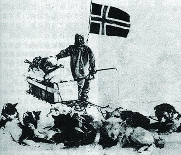挪威探险家阿蒙森登上南极点