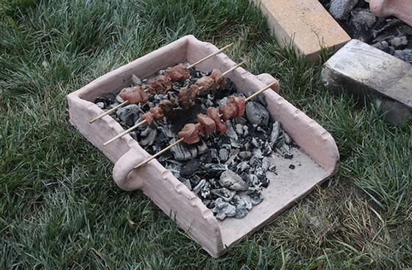 Cooking experiments suggest that Mycenaean souvlaki trays would have been portab