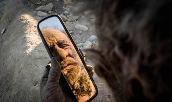 伊朗有一名60年来拒绝洗澡的奇男子