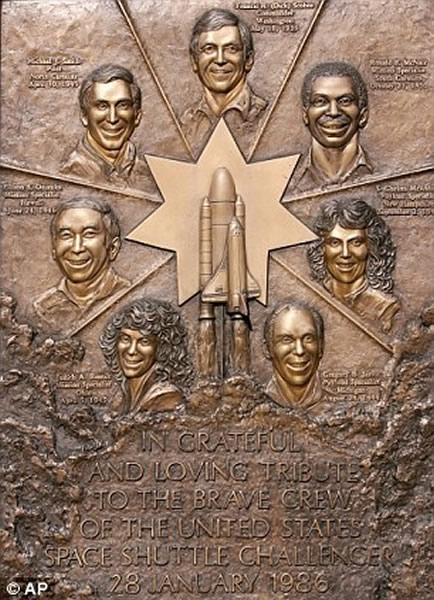 ���������ݰ��ֶٹ��ҹ�Ĺ�ġ���ս�ߡ��ż����Ҷ�����ڡ���ս�ߡ��ſ����¹������ѵ�7���Ա