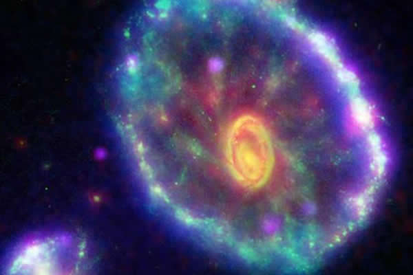 距离我们大约5亿光年的车轮星系