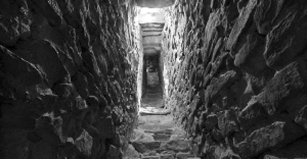 土耳其考古学家发现2300年前古老地牢