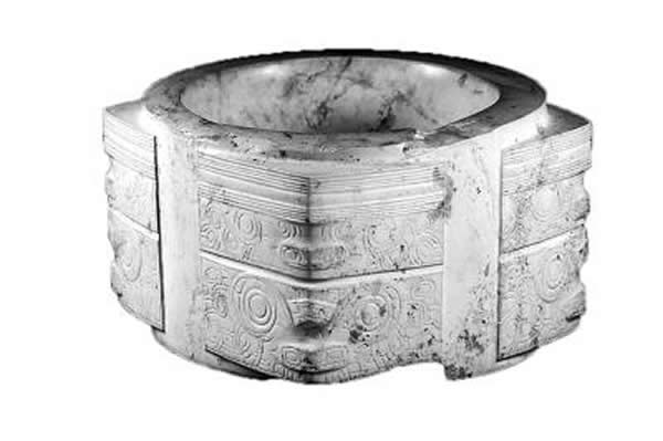 良渚文化出土的玉琮