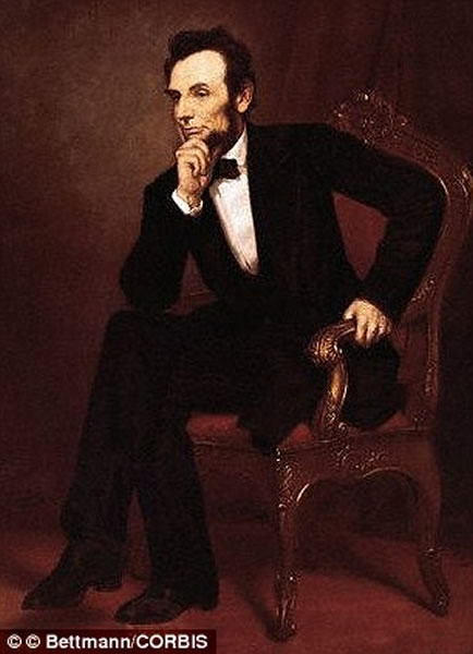 在超过60%的名人画像，包括这张乔治·希利（George Healy）绘制的亚伯拉罕·林肯（Abraham Lincoln）图像，主人公都习惯左边面朝艺术家。