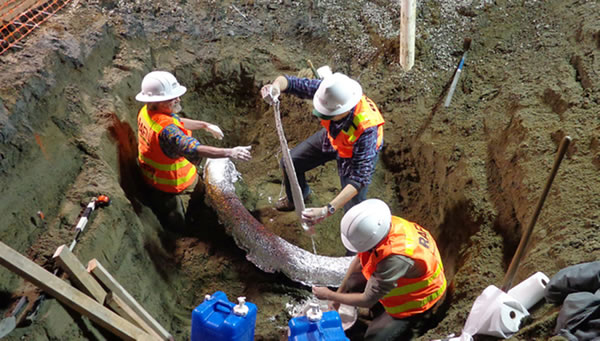 Ϊ�˱���������ʯ��������Աʹ��200�๫��ʯ�ཫ�����������