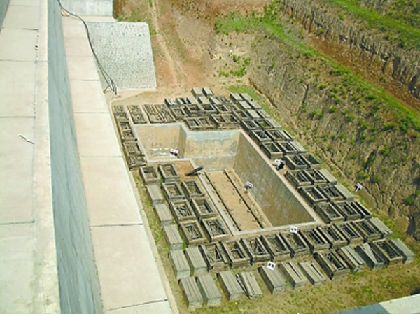 秦公一号大墓全景