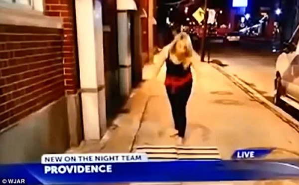 ����һ���ڽ�Ŀ����ʾ��������ܹ�����Ů�����˱���