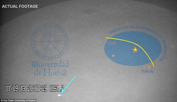 两段视频展示这一撞击事件