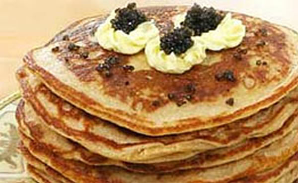 莫斯科郊外煎出一个直径达2.3米的俄罗斯最大薄饼