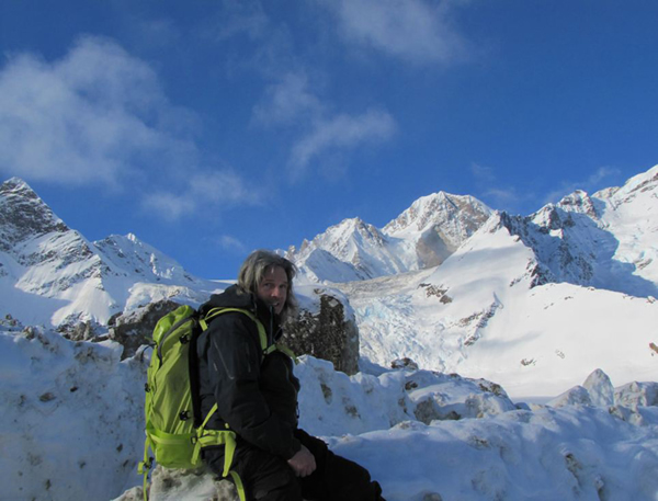 美国阿拉斯加州发生世界上最大的自然山体滑坡