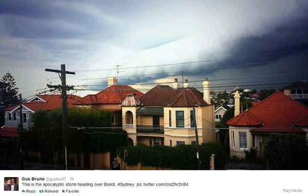 澳大利亚悉尼市上空云层翻滚如同世界末日