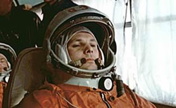 �����ϵ�һλ����̫�յ��Ա����•�Ӽ���ӭ������80����