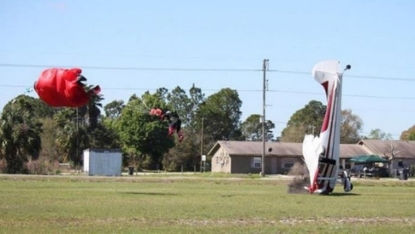 �ϲ����ʲ����ķɻ�ʧ�أ���ͷֱ����棬����ɡ���Ӹ���˹�������ϰ�գ��ٵ���ء�