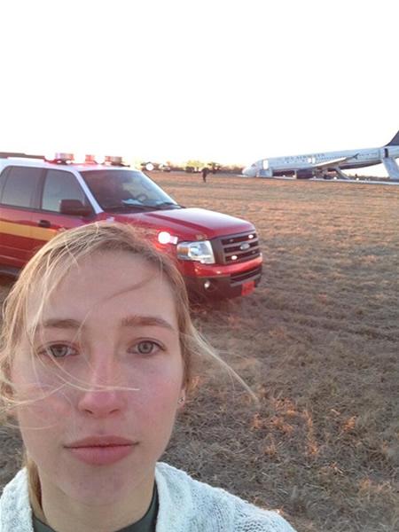 美国少女飞机失事还玩自拍引来网友炮轰