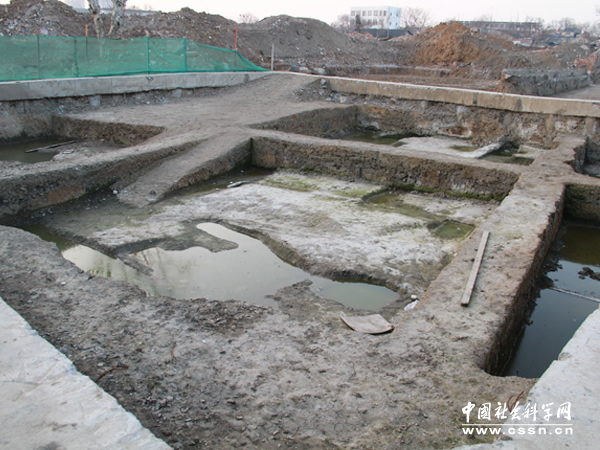 南京秦淮区鸣羊街胡家花园南侧的古建筑遗址发掘现场