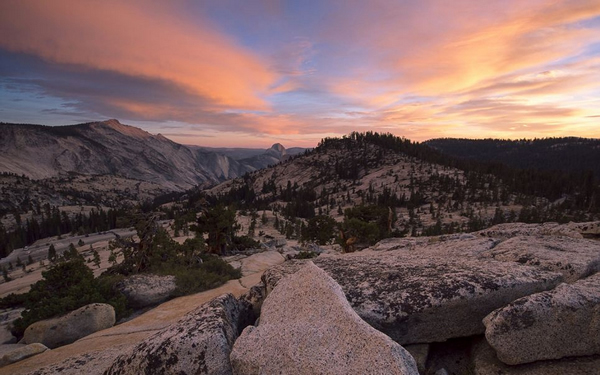 摄影师延时摄影拍美国优胜美地国家公园