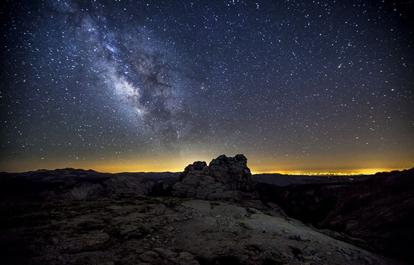 摄影师延时摄影拍美国优胜美地国家公园